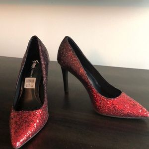 Ombré red sparkle high heels 👠